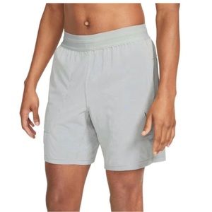 ✔️NWT✔️ NIKE Yoga Training Dri-Fit Lightweight Shorts Gray